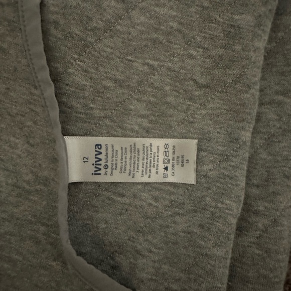 IVIVVA sz.12 full zip sweatshirt - Picture 2 of 3